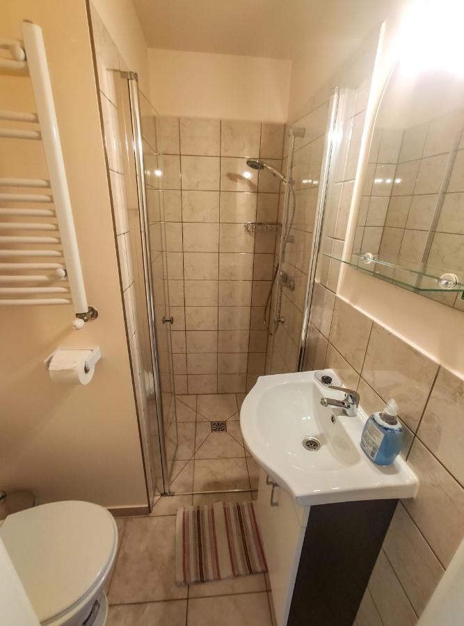 Hotel Koniczynka à Ściegny Extérieur photo