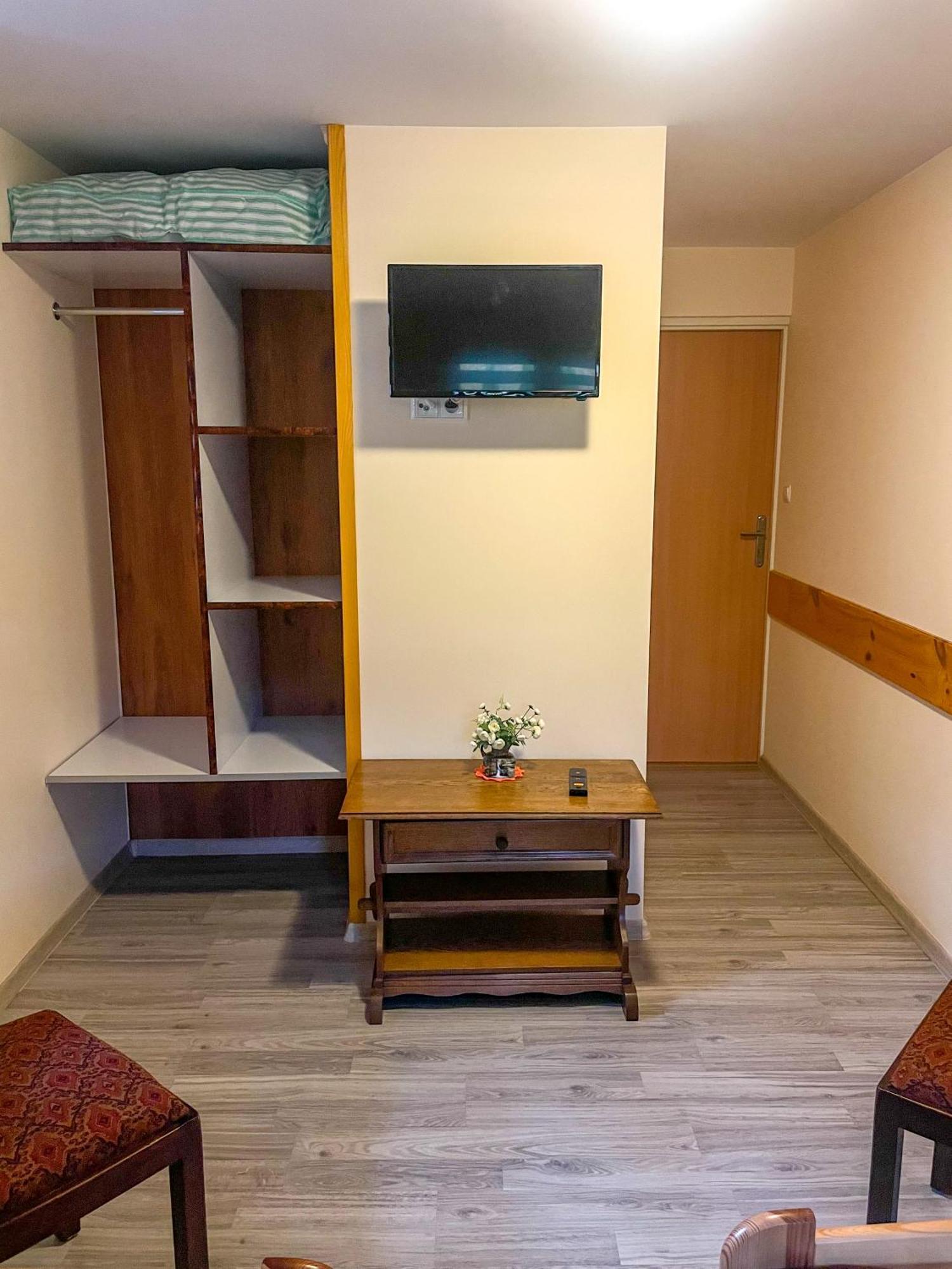 Hotel Koniczynka à Ściegny Extérieur photo